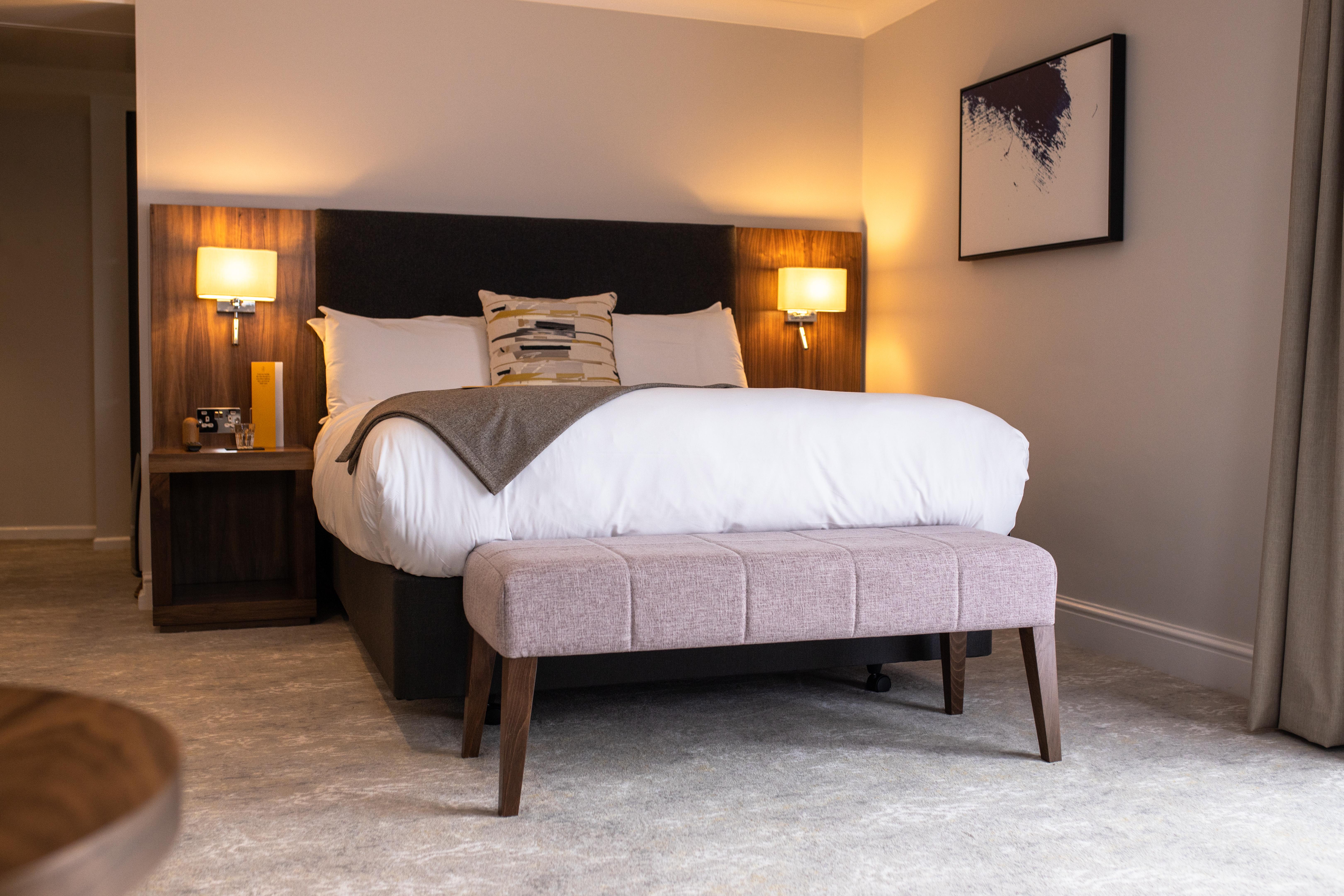 Voco Oxford Thames By Ihg Hotel Kennington  Exterior photo