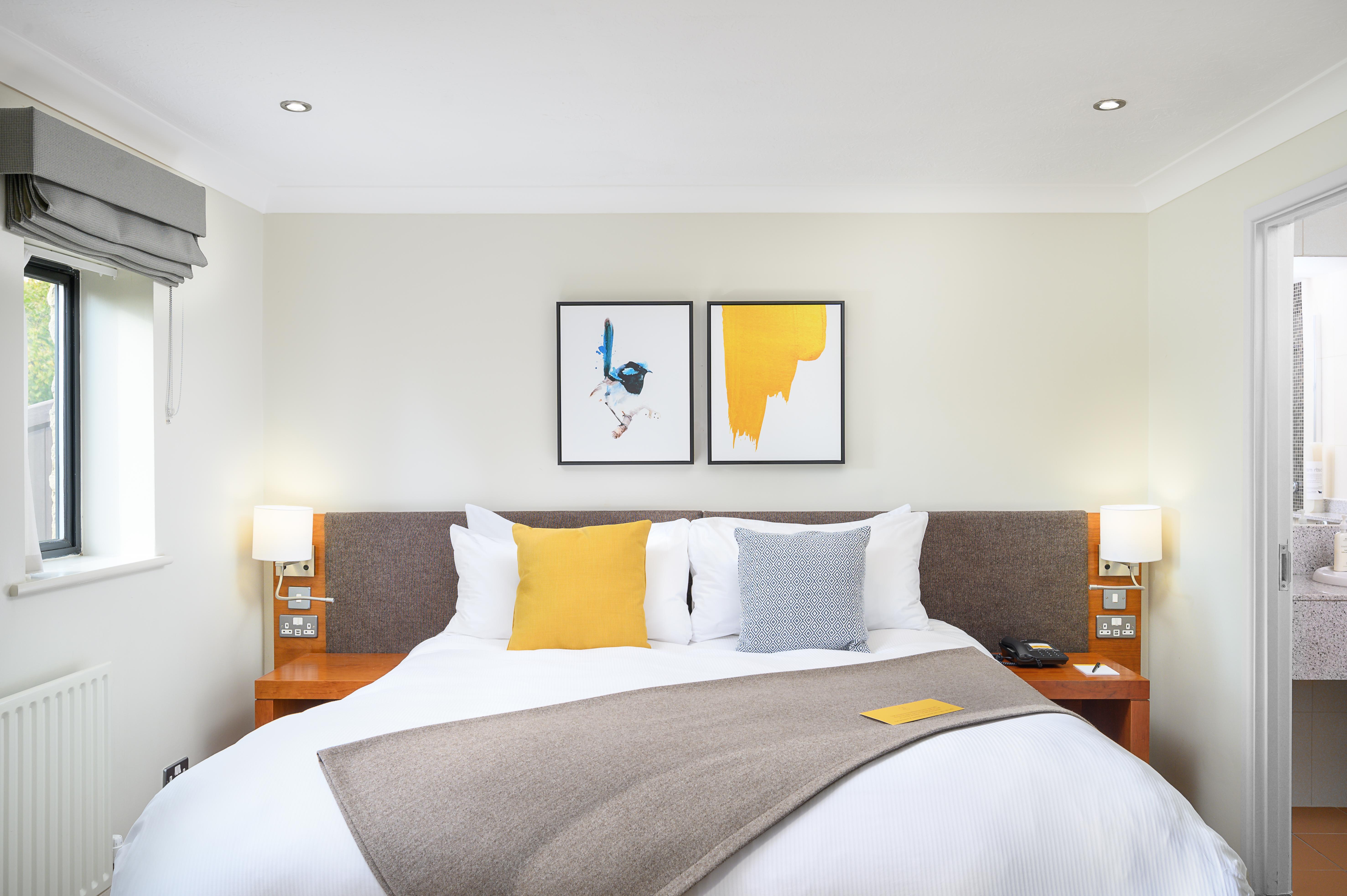 Voco Oxford Thames By Ihg Hotel Kennington  Exterior photo