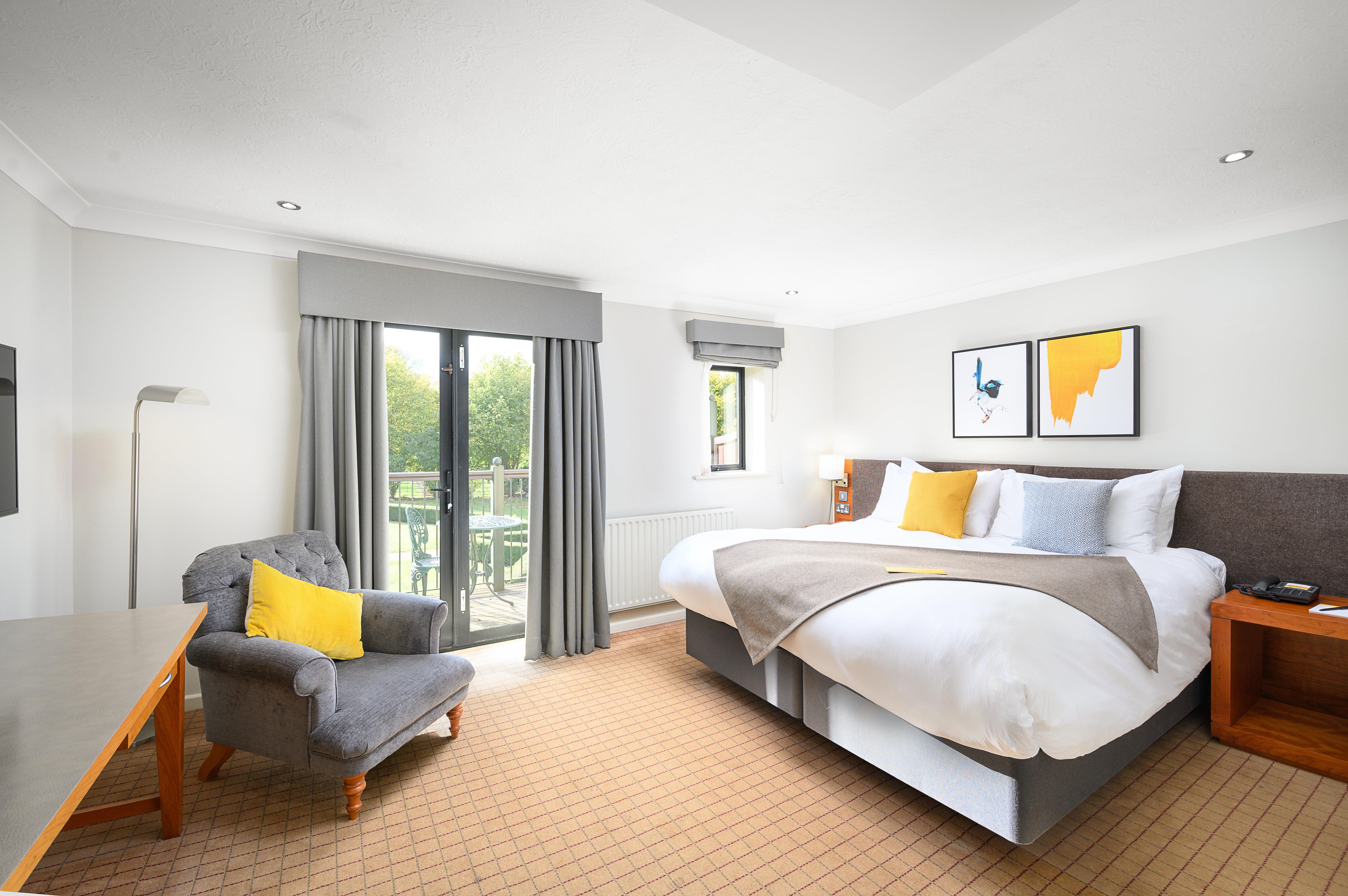 Voco Oxford Thames By Ihg Hotel Kennington  Exterior photo