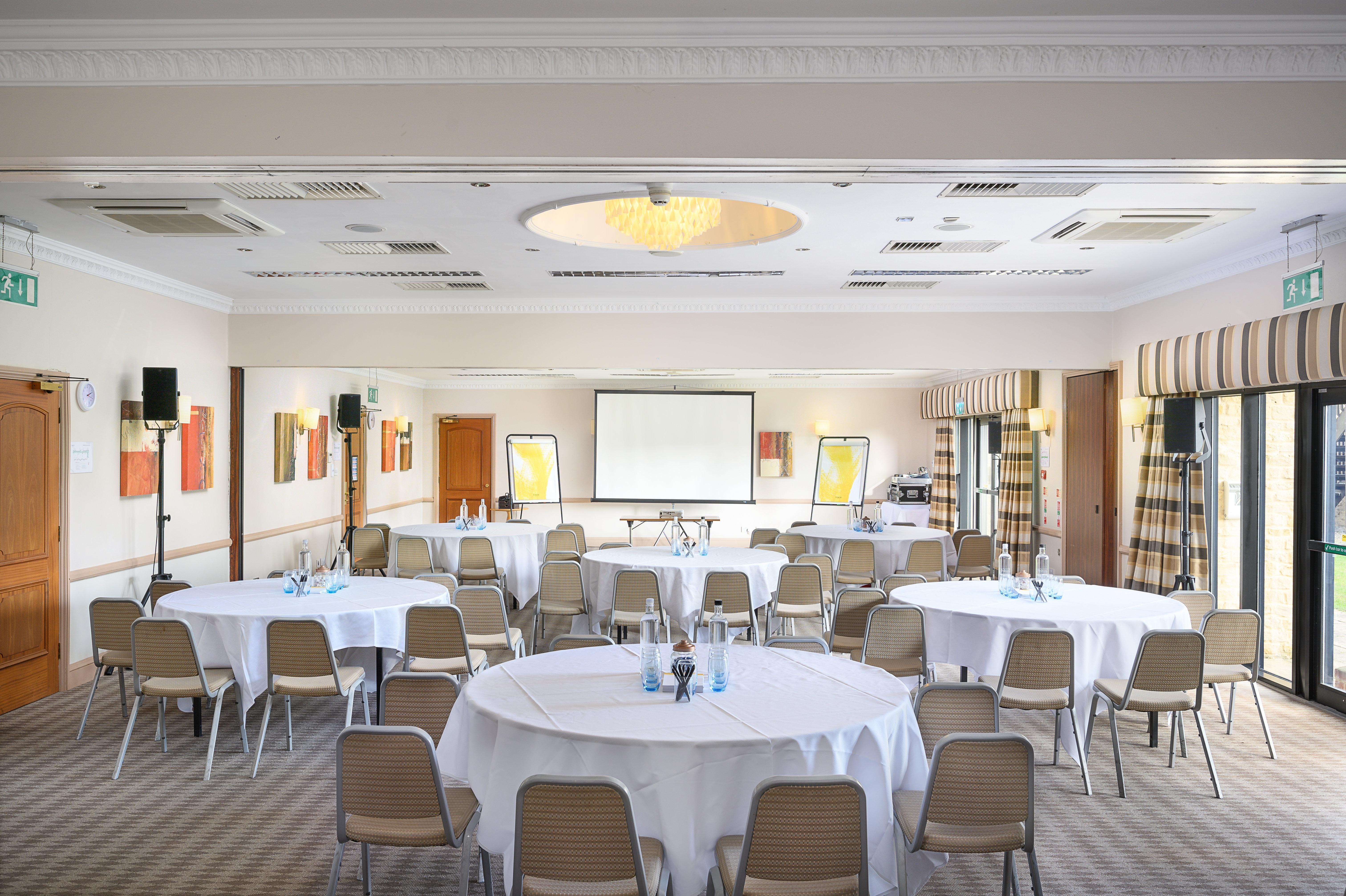 Voco Oxford Thames By Ihg Hotel Kennington  Exterior photo