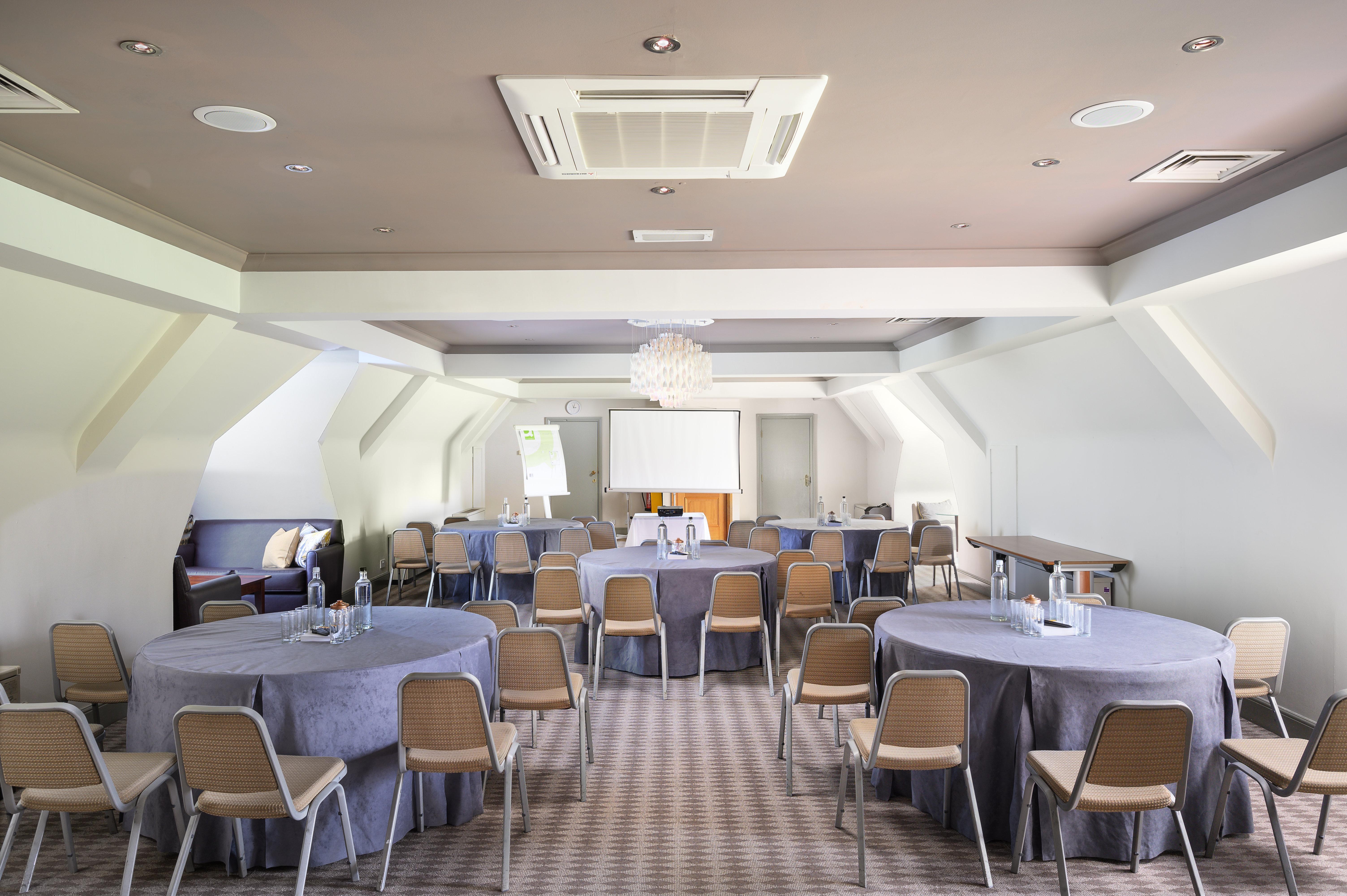 Voco Oxford Thames By Ihg Hotel Kennington  Exterior photo