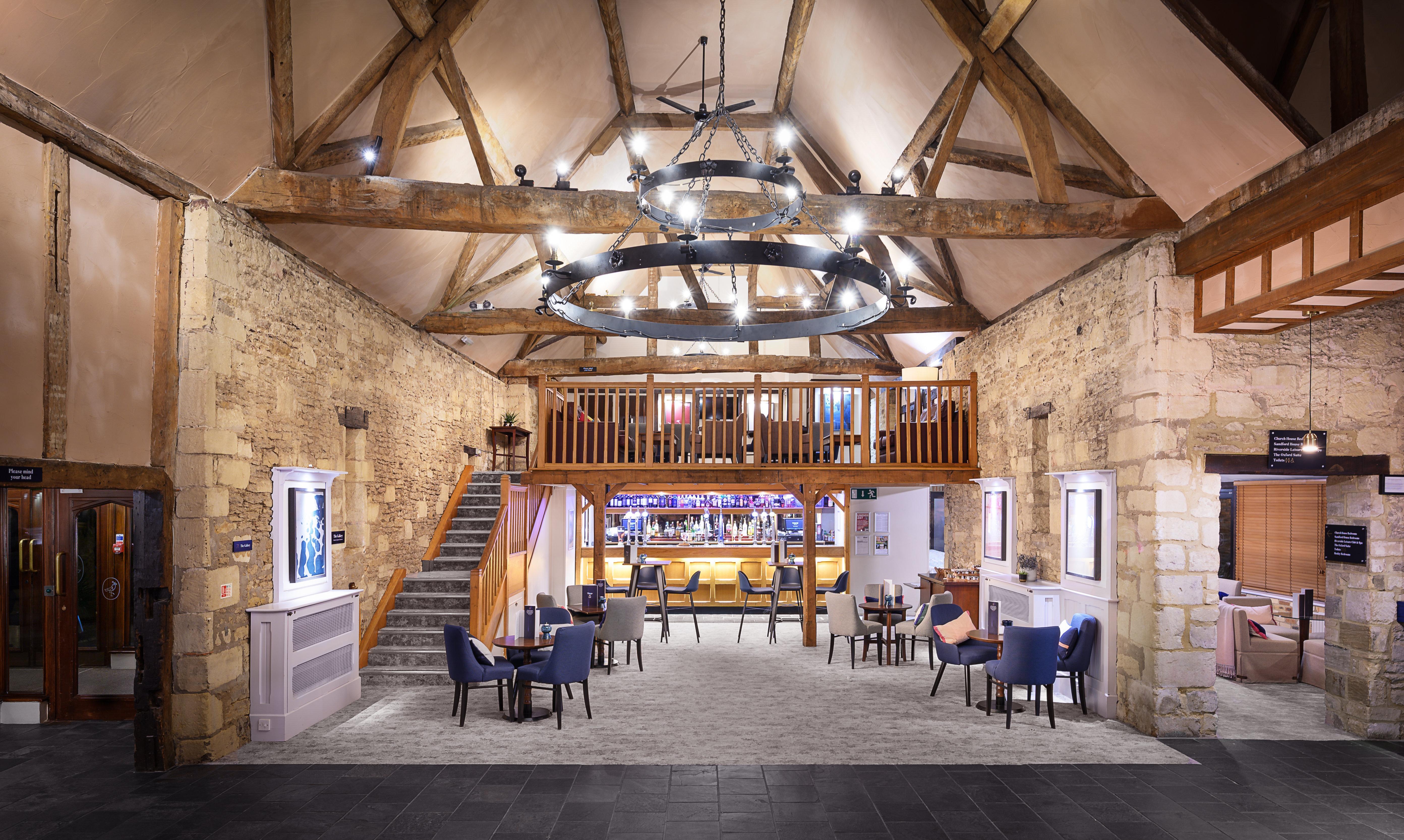 Voco Oxford Thames By Ihg Hotel Kennington  Exterior photo