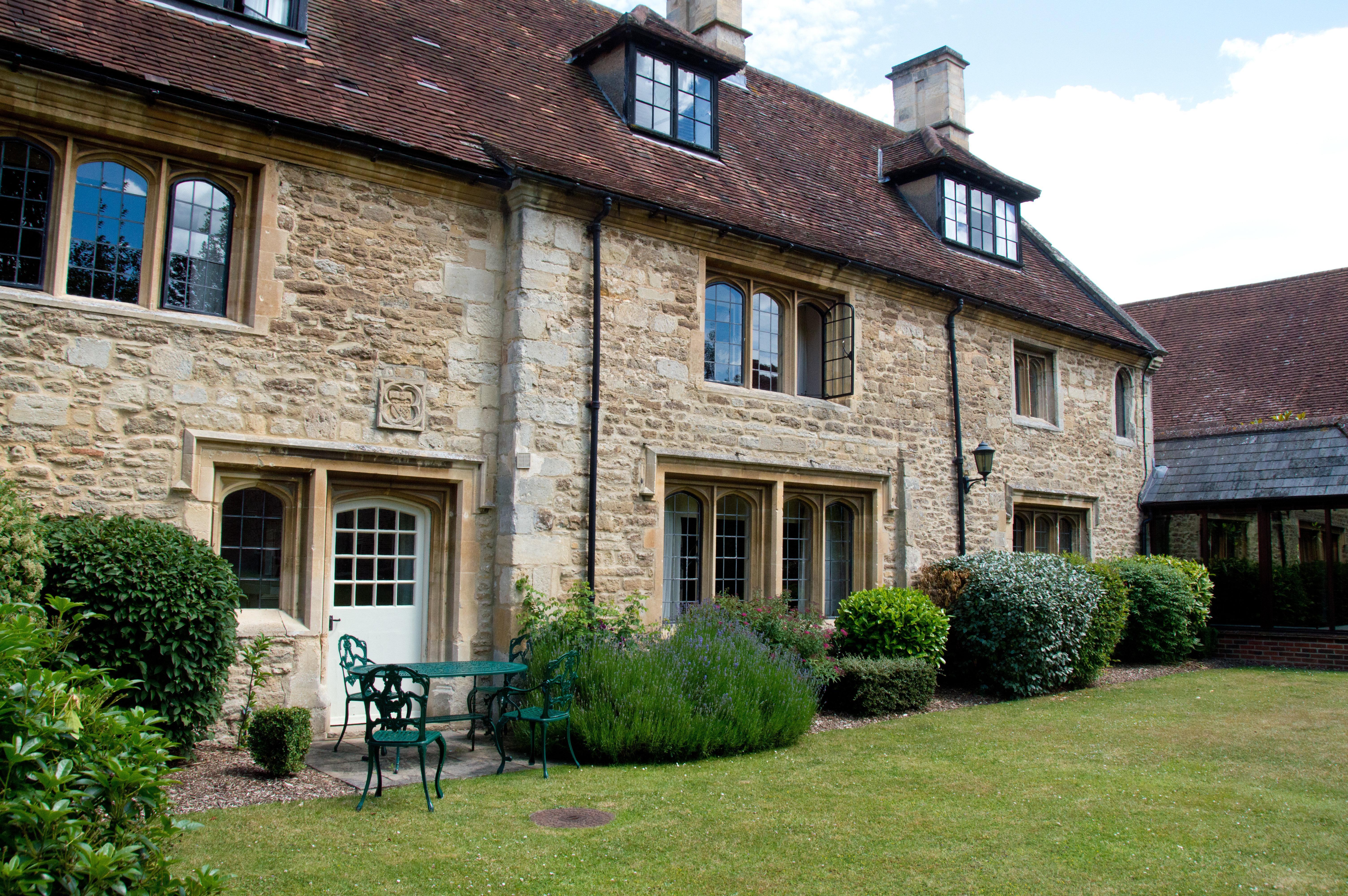 Voco Oxford Thames By Ihg Hotel Kennington  Exterior photo