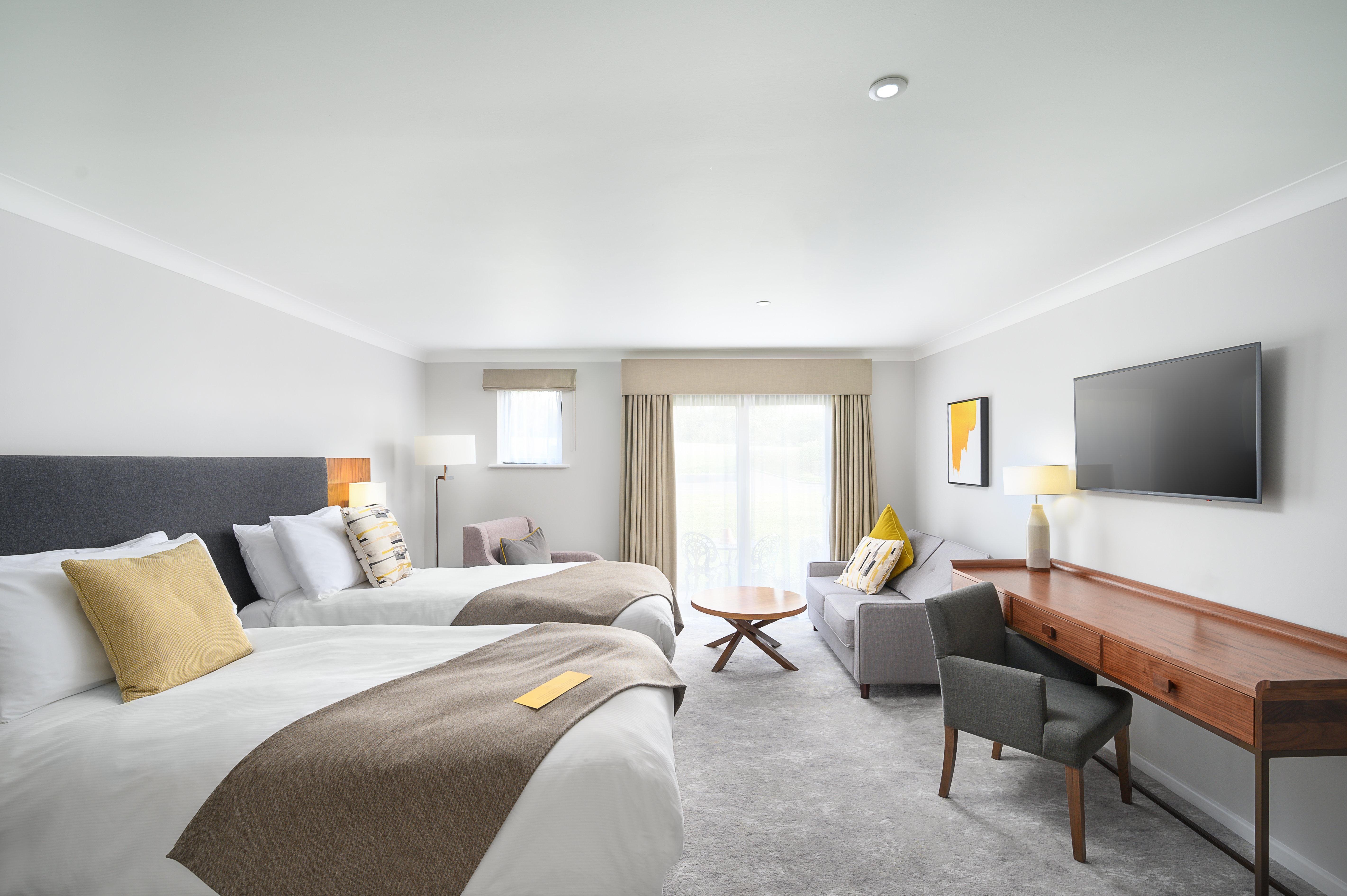 Voco Oxford Thames By Ihg Hotel Kennington  Exterior photo
