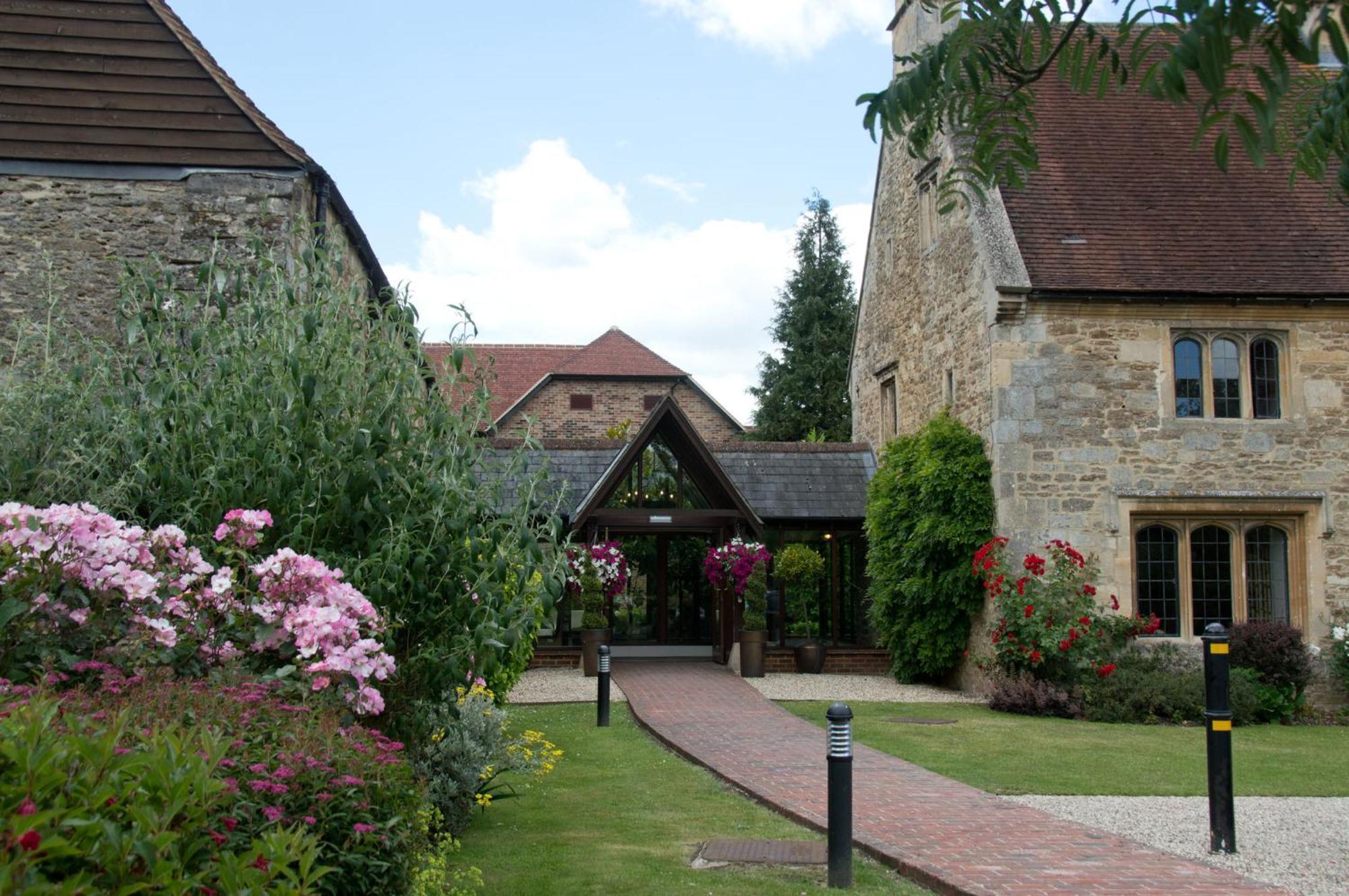 Voco Oxford Thames By Ihg Hotel Kennington  Exterior photo