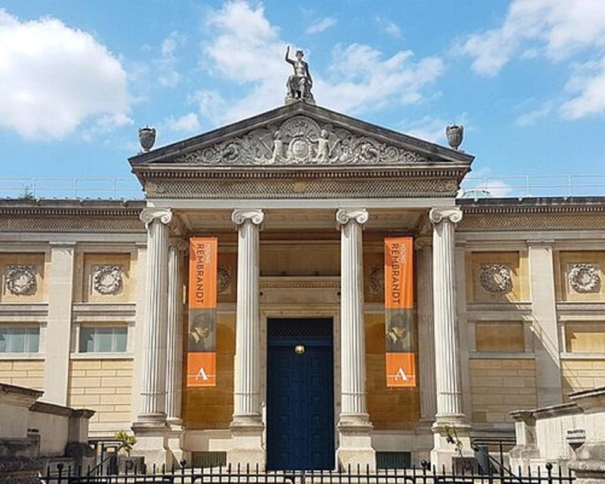 Voco Oxford Thames By Ihg Hotel Kennington  Exterior photo